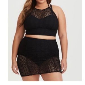 5x black bathing suit